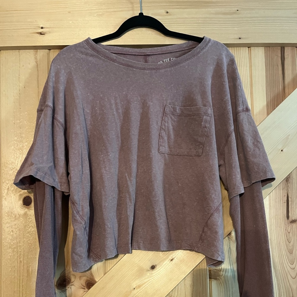 Gently worn Aeropostale long sleeve half shirt. Size S faded maroon color